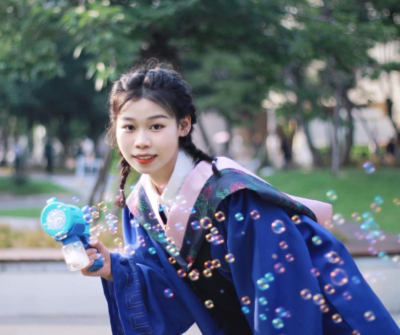 吴明倩